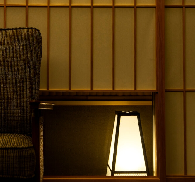 懐郷ノ宿 喜楽の懐かしさを感じるスペースイメージ「館内の照明器具」